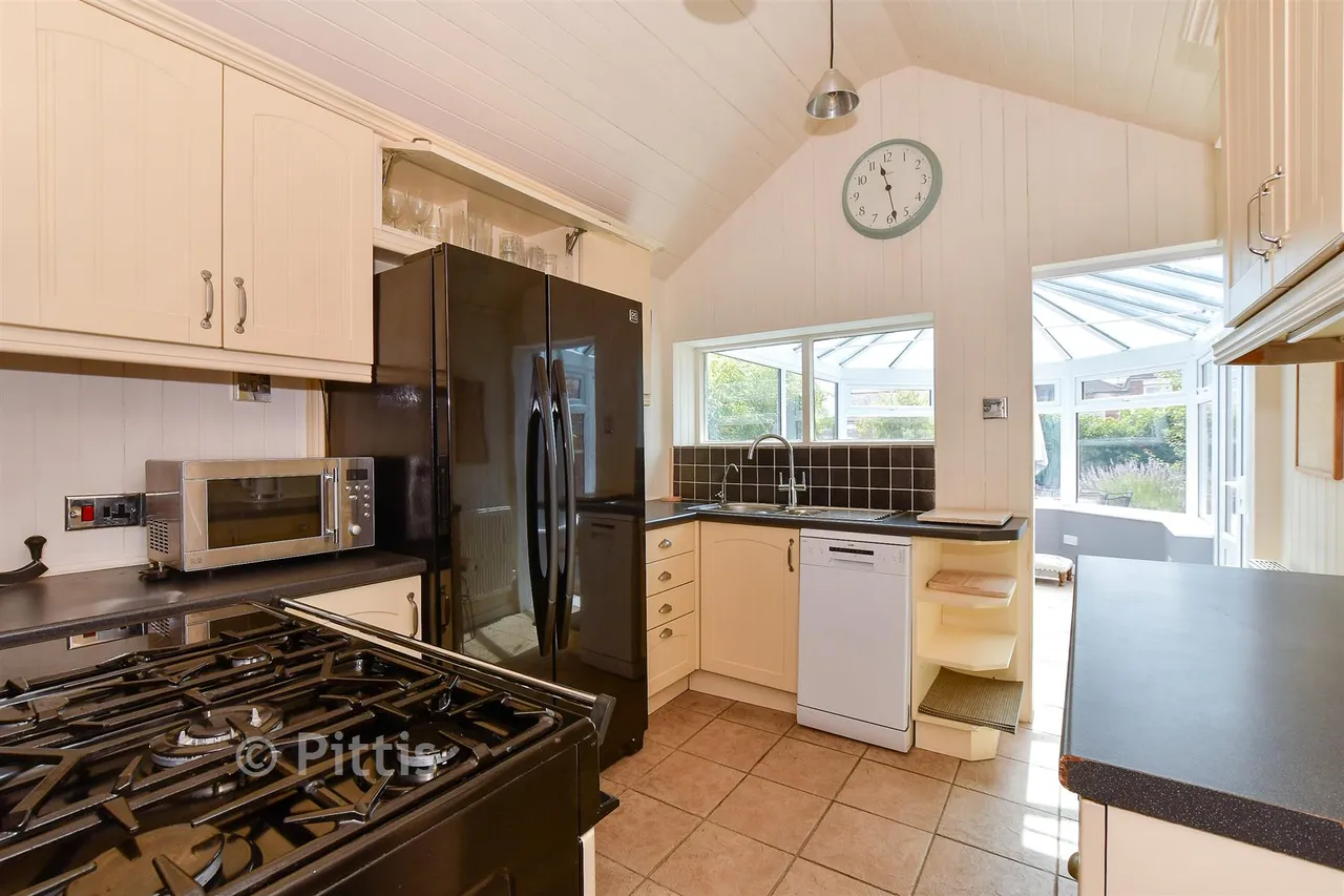 Mill Hill Road, Cowes, PO31, photo 4