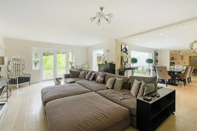 Beech Avenue, Effingham, KT24, photo 5