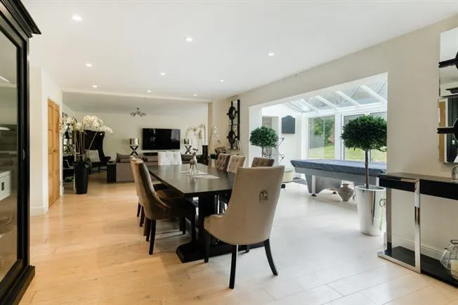 Beech Avenue, Effingham, KT24, photo 3