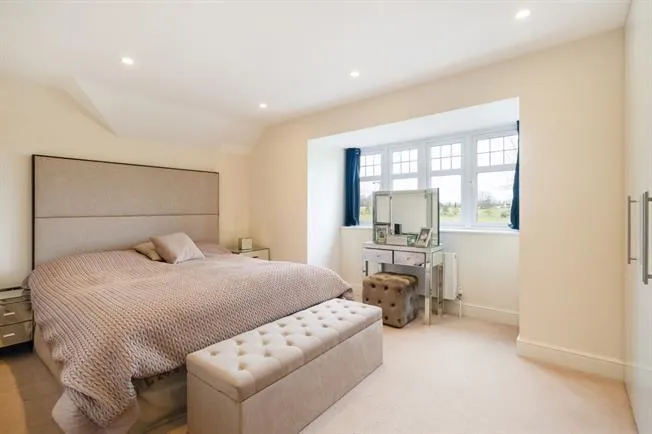 Beech Avenue, Effingham, KT24, photo 13