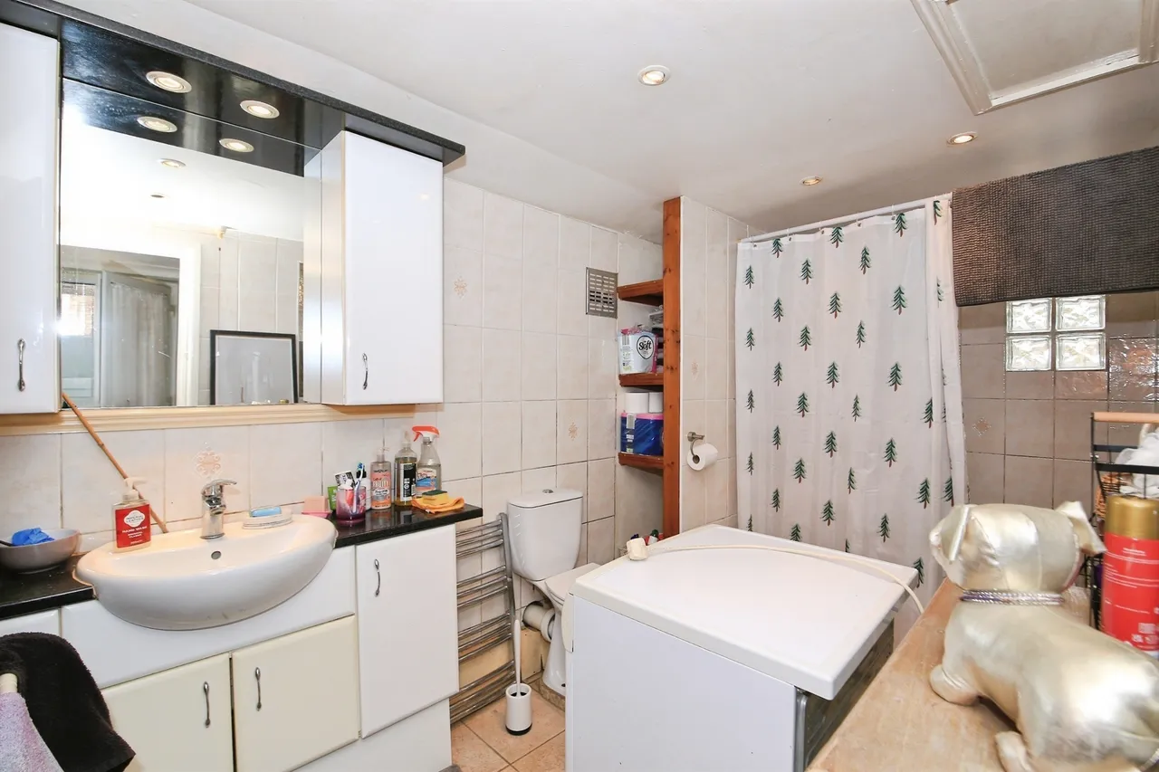 Cemetery Road, Peterborough, PE7, photo 12