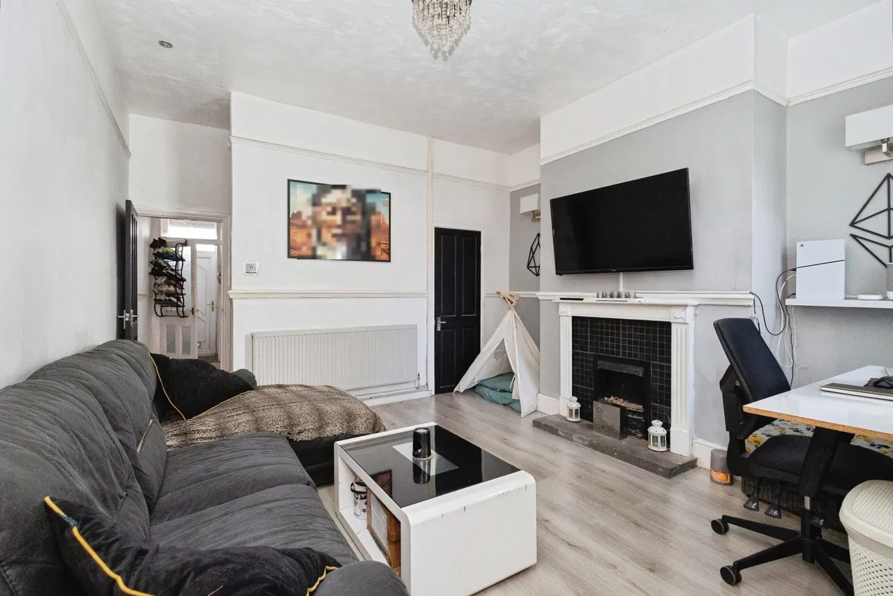 Queens Road, Ashton-under-Lyne, Greater Manchester, OL6, photo 5