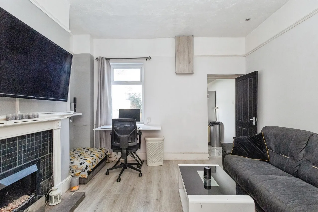 Queens Road, Ashton-under-Lyne, Greater Manchester, OL6, photo 4