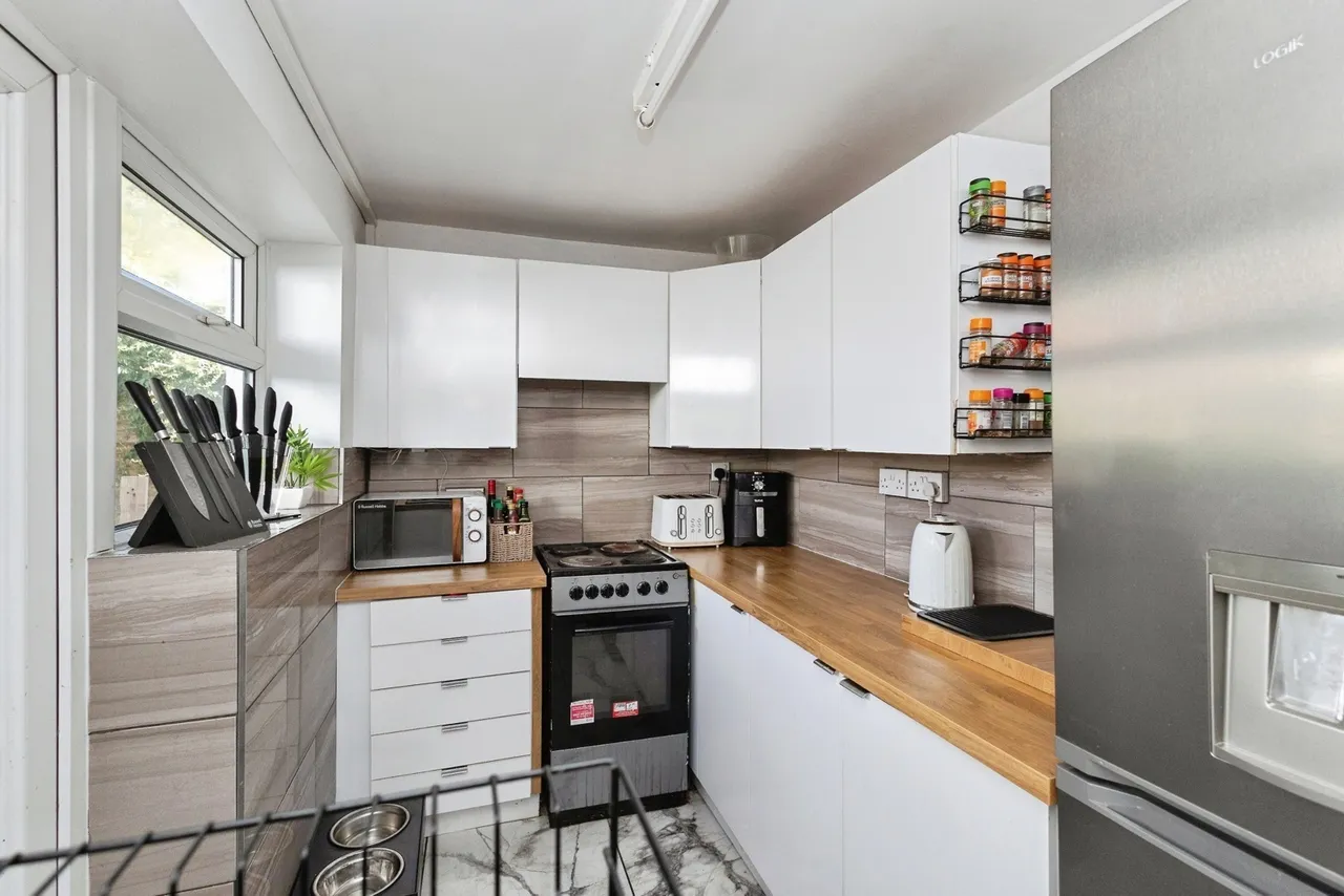 Queens Road, Ashton-under-Lyne, Greater Manchester, OL6, photo 7