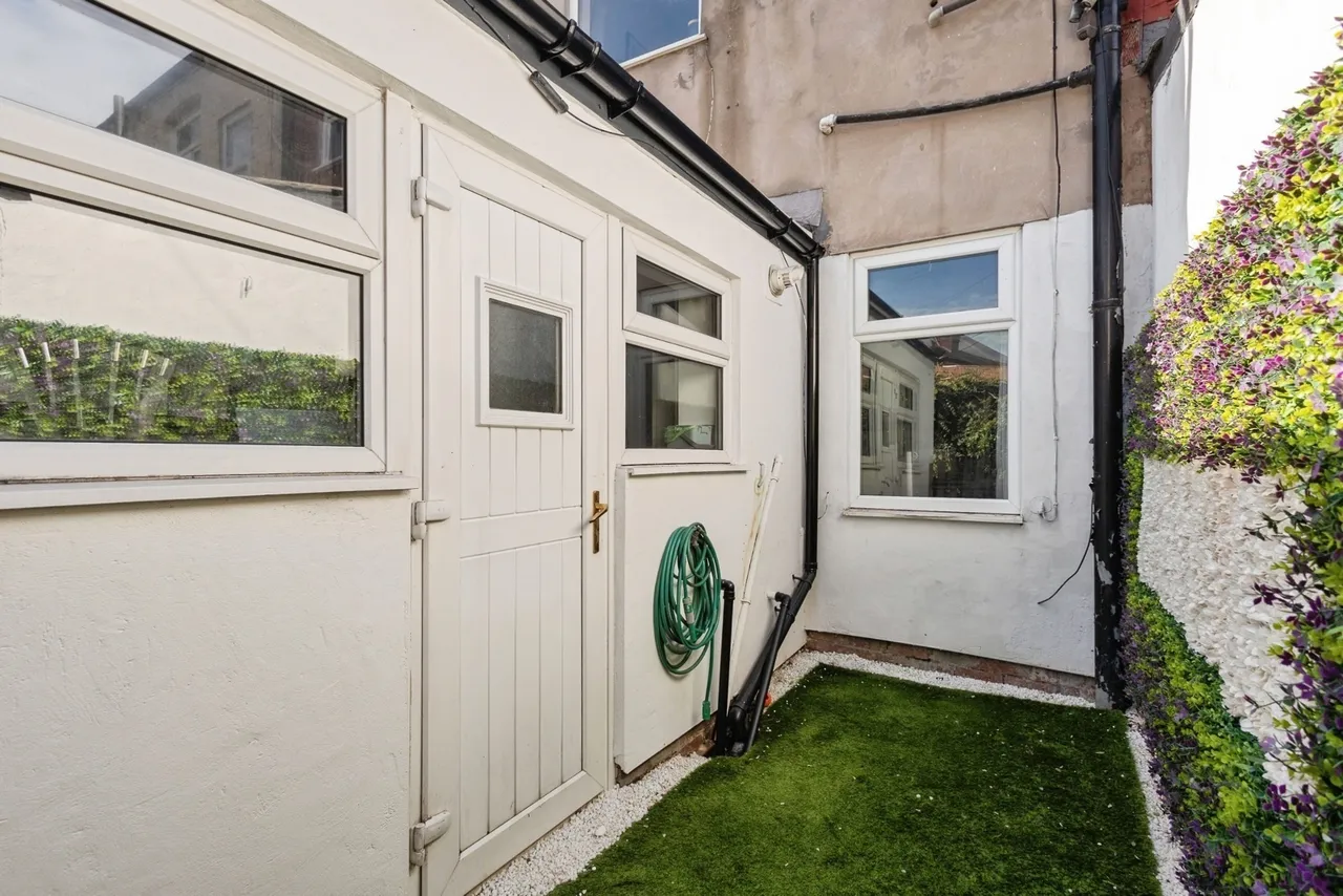 Queens Road, Ashton-under-Lyne, Greater Manchester, OL6, photo 17