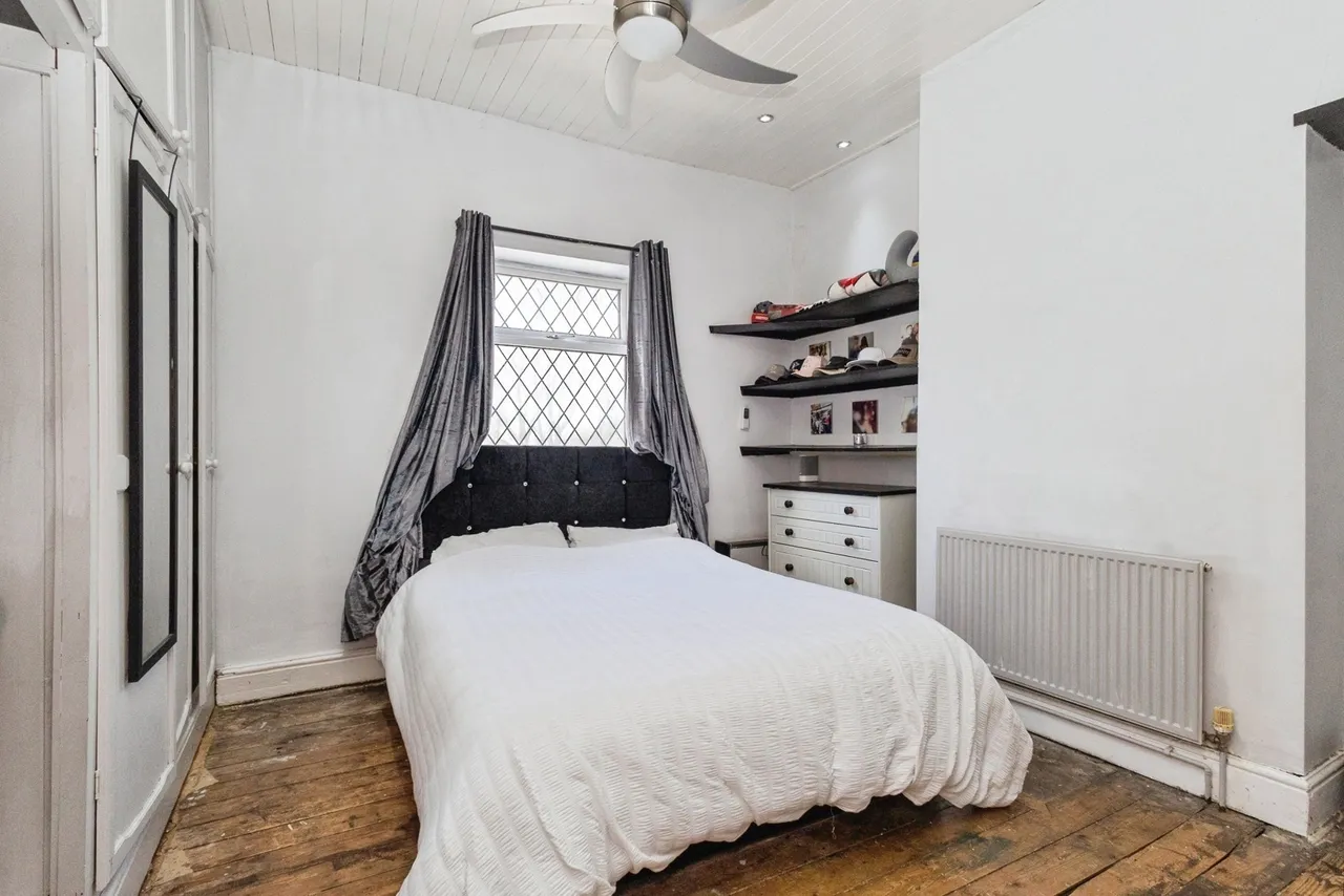 Queens Road, Ashton-under-Lyne, Greater Manchester, OL6, photo 10