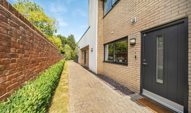 Court Lane, Oaks View Court Lane, KT19, photo 7