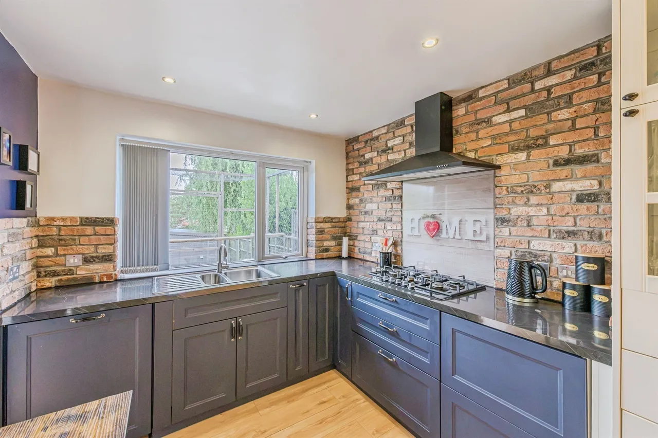 Torc Avenue, Tamworth, B77, photo 12