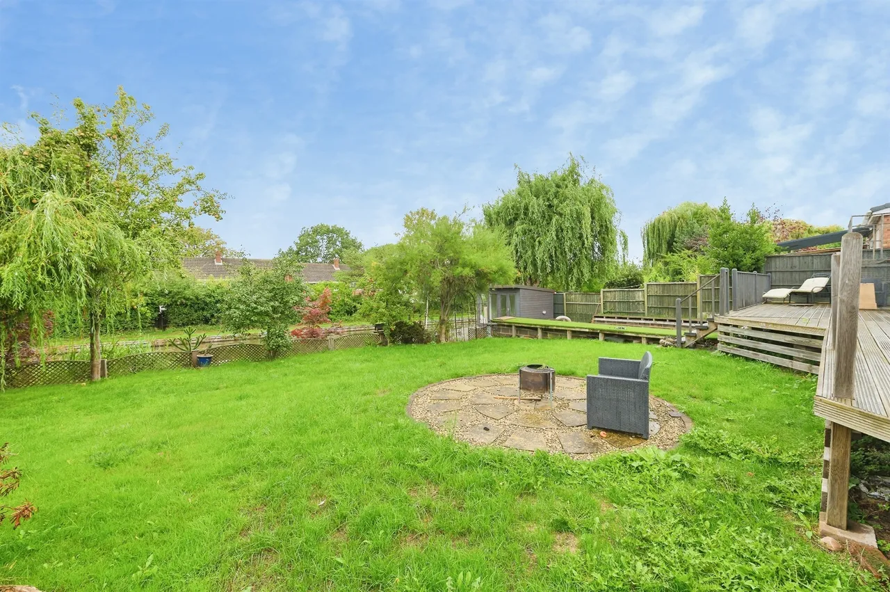 Torc Avenue, Tamworth, B77, photo 25