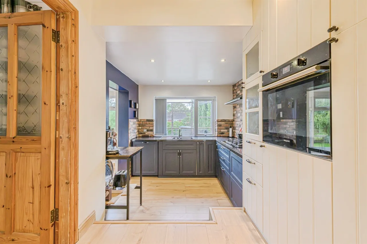 Torc Avenue, Tamworth, B77, photo 14