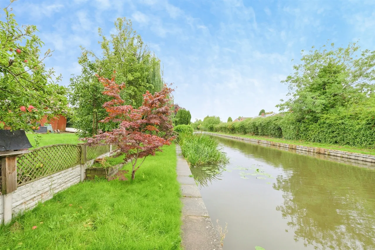 Torc Avenue, Tamworth, B77, photo 4