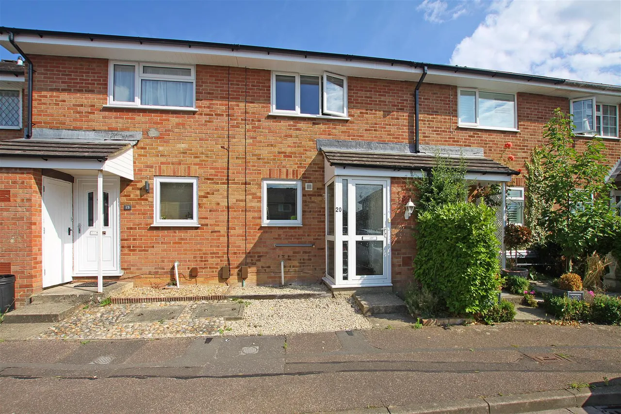 2 bed house for sale — Broadlands Close, Bournemouth