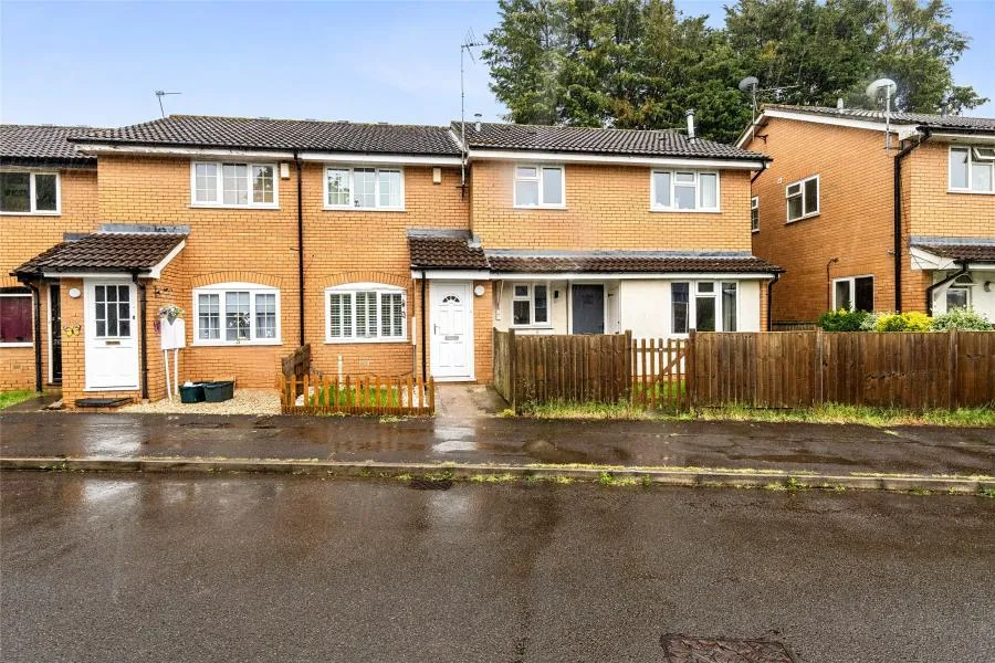 2 bed house for sale, Longs Drive, Yate, BS37