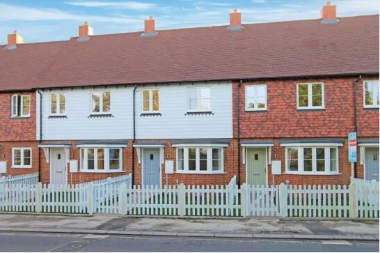 3 bed house to rent, High Street, Burwash, TN19