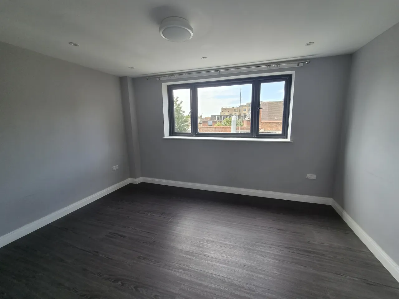 Slough High Street, SL1, photo 6