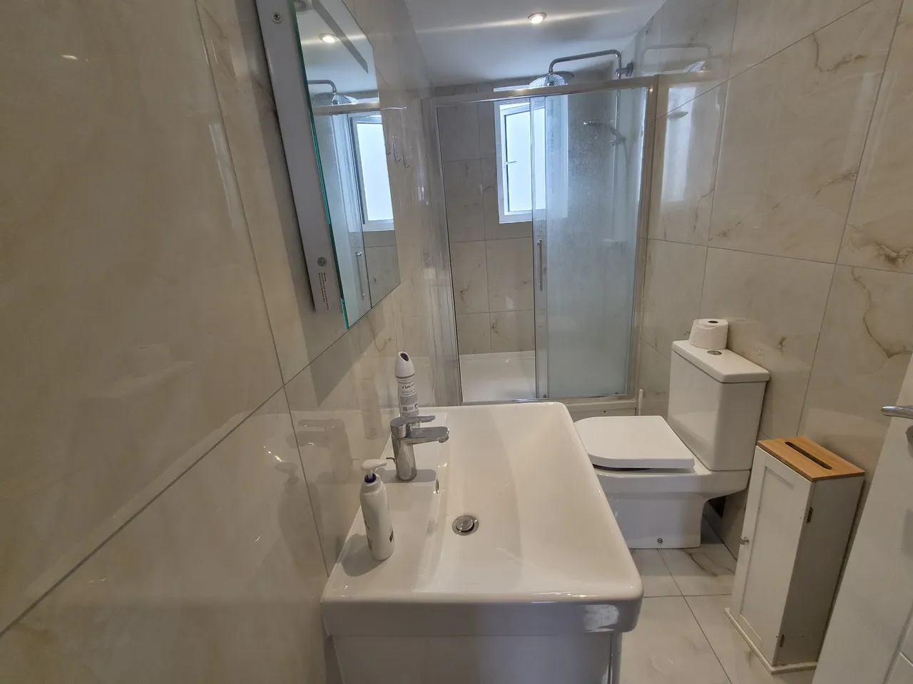 Slough High Street, SL1, photo 5