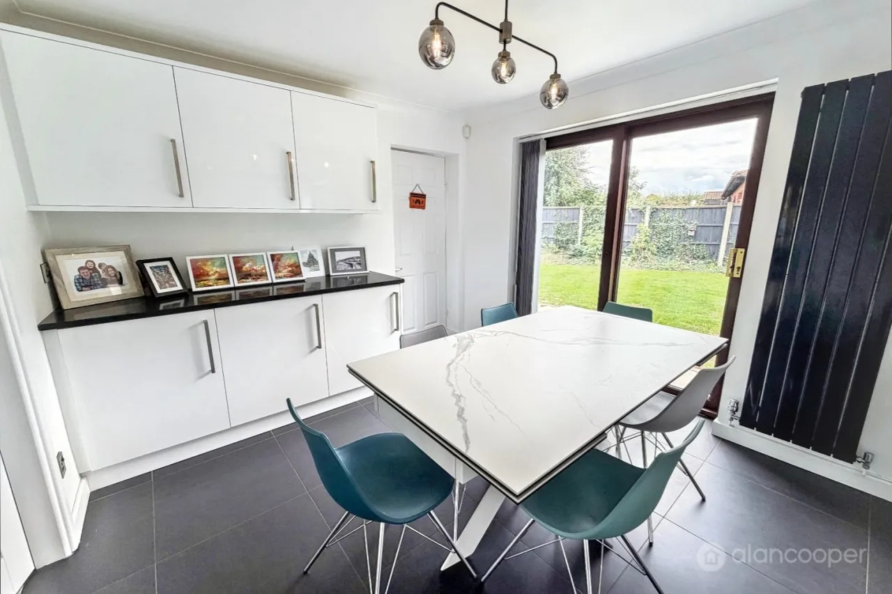 Canterbury Way, St Nicolas Park, CV11, photo 12