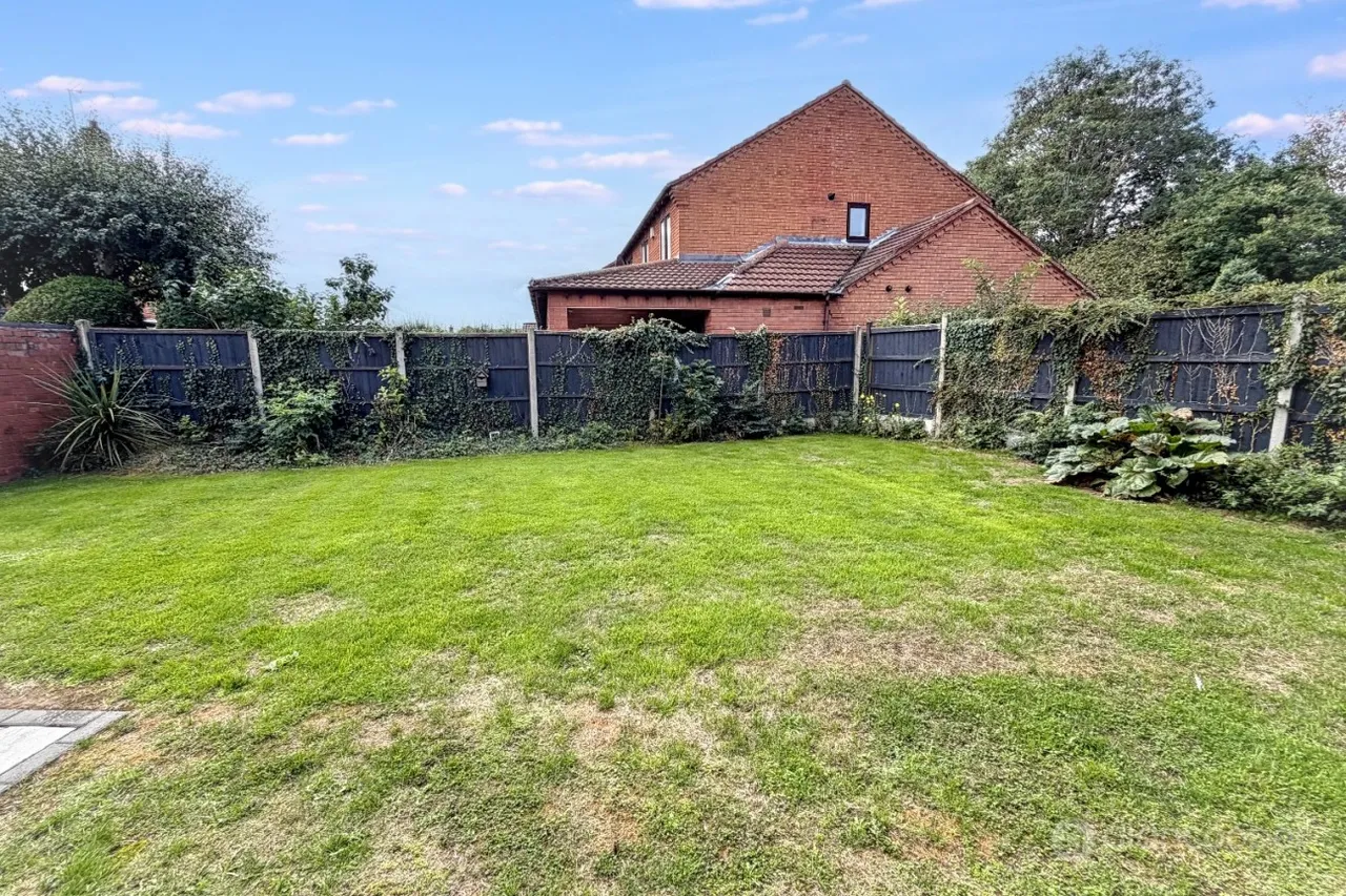 Canterbury Way, St Nicolas Park, CV11, photo 23