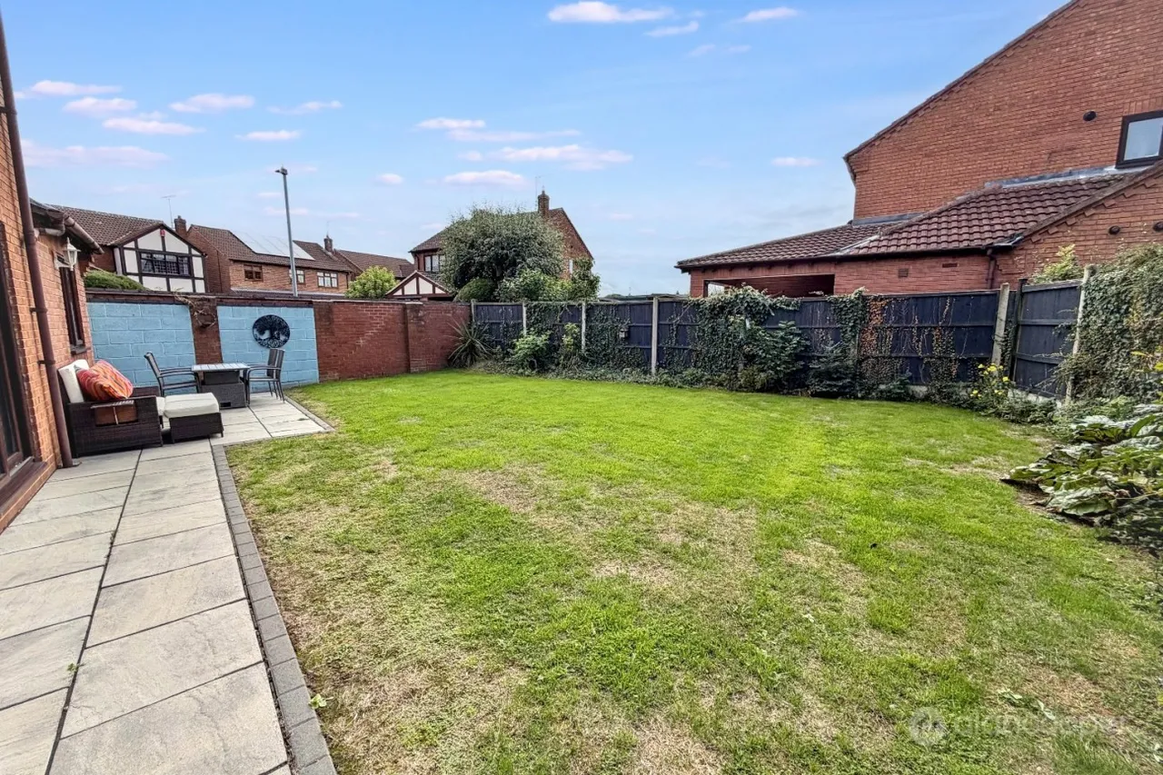 Canterbury Way, St Nicolas Park, CV11, photo 22