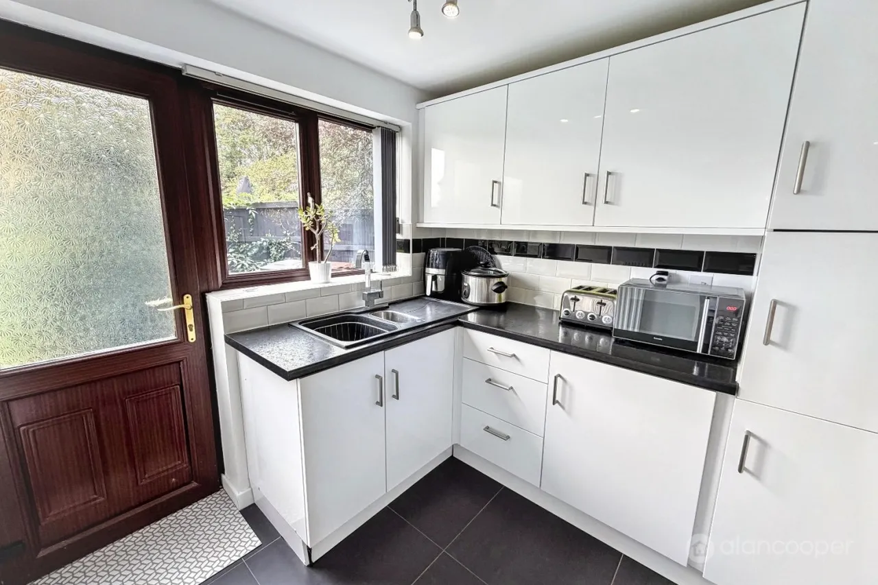 Canterbury Way, St Nicolas Park, CV11, photo 14