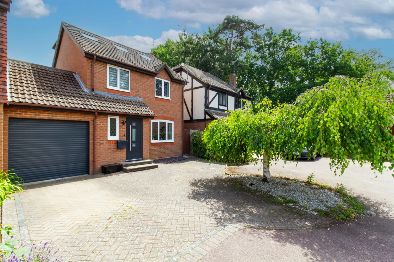 4 bed house for sale — Sian Close, Church Crookham, Fleet, GU52 6BT