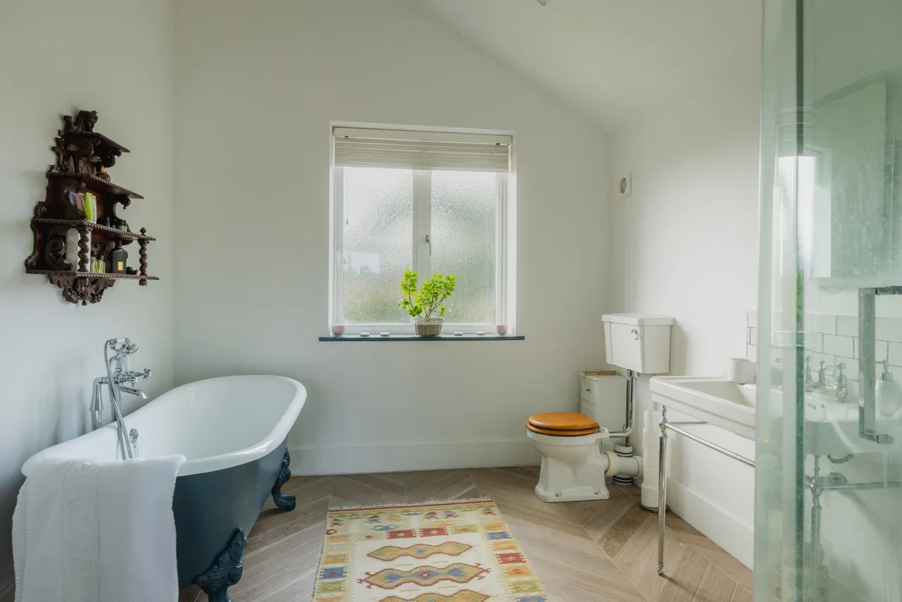 Elm Hill, Motcombe, SP7, photo 11