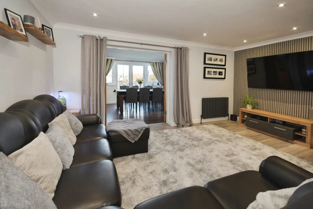 Laburnum Close, Chapeltown, Sheffield, South Yorkshire, S35, photo 5