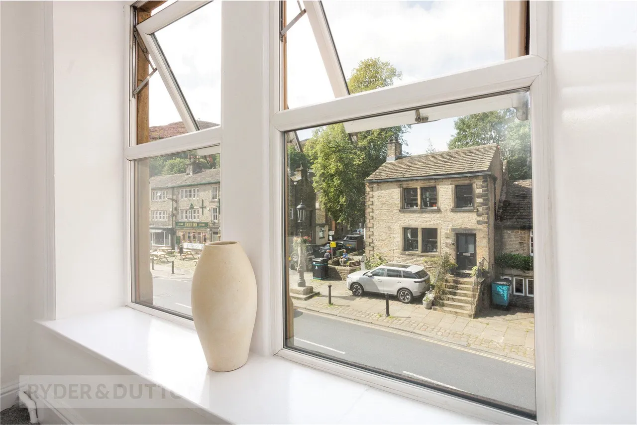 King Street, Delph, OL3, photo 12