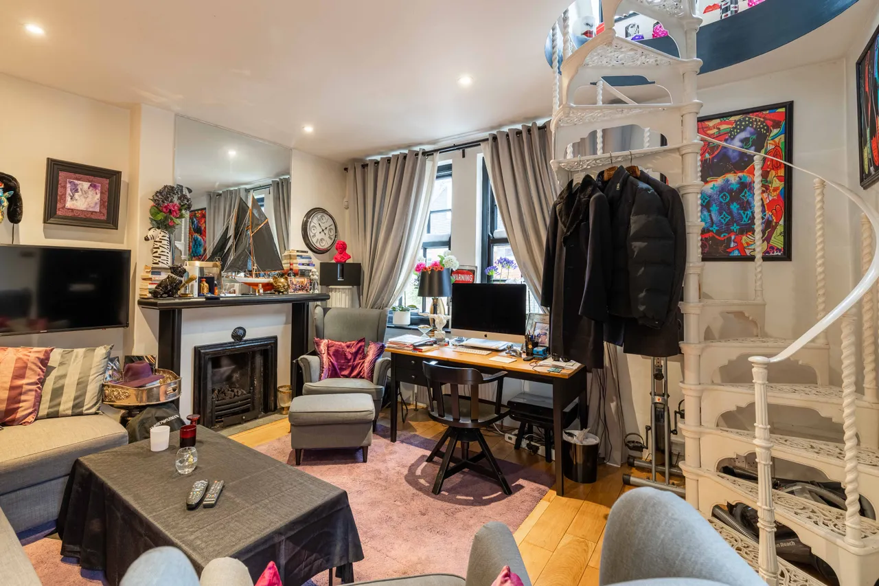Kensington Court Mews, London, W8, photo 3