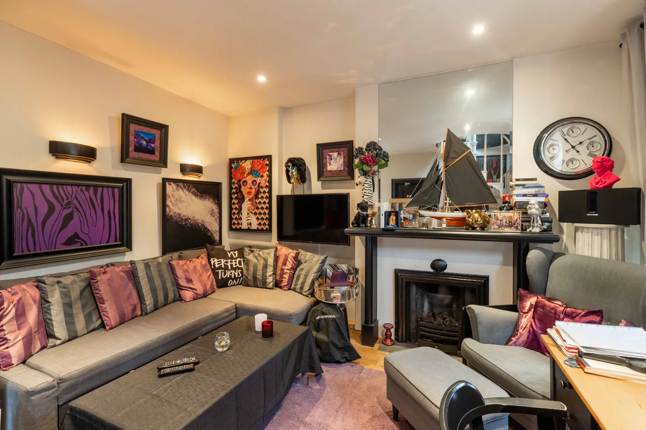 Kensington Court Mews, London, W8, photo 2