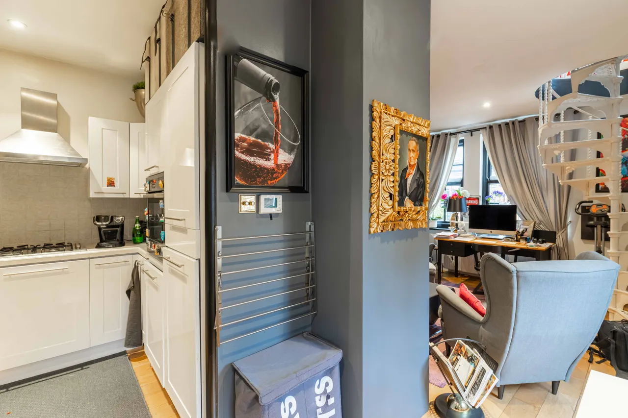 Kensington Court Mews, London, W8, photo 5