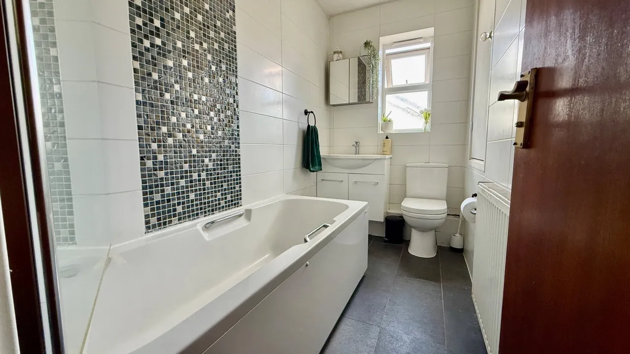 Burmarsh Close, Waldersalde, ME5, photo 8