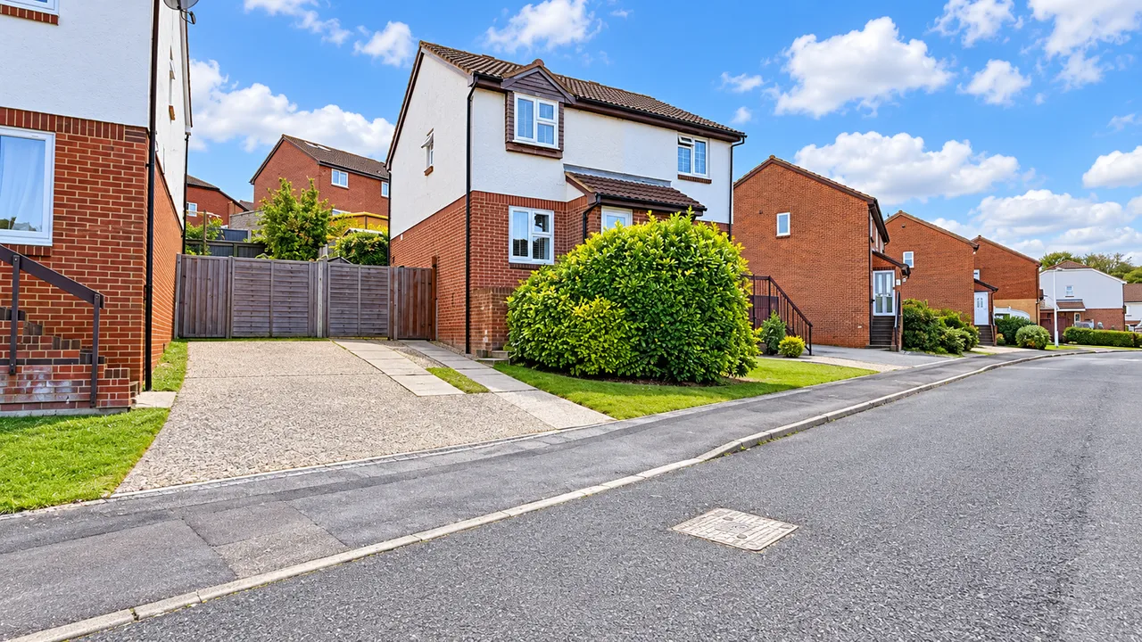 2 bed house for sale, Burmarsh Close, Waldersalde, ME5