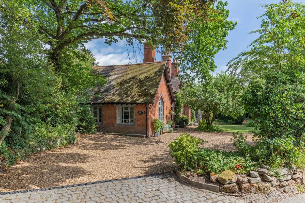 School Lane, Walton Stafford, ST17, photo 2