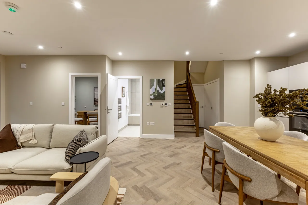 Wimbledon Place, The Broadway, London..., photo 6