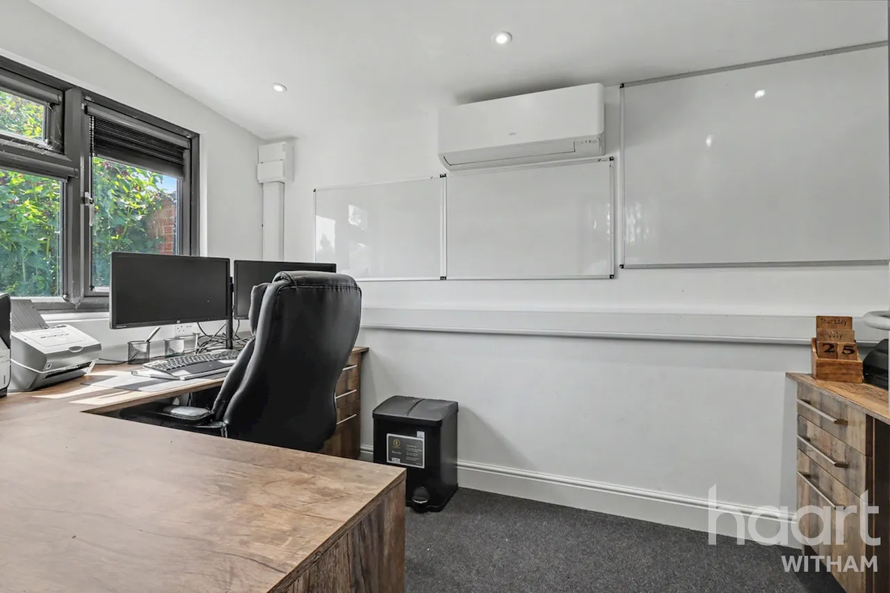 High Street, Kelvedon, CO5, photo 32
