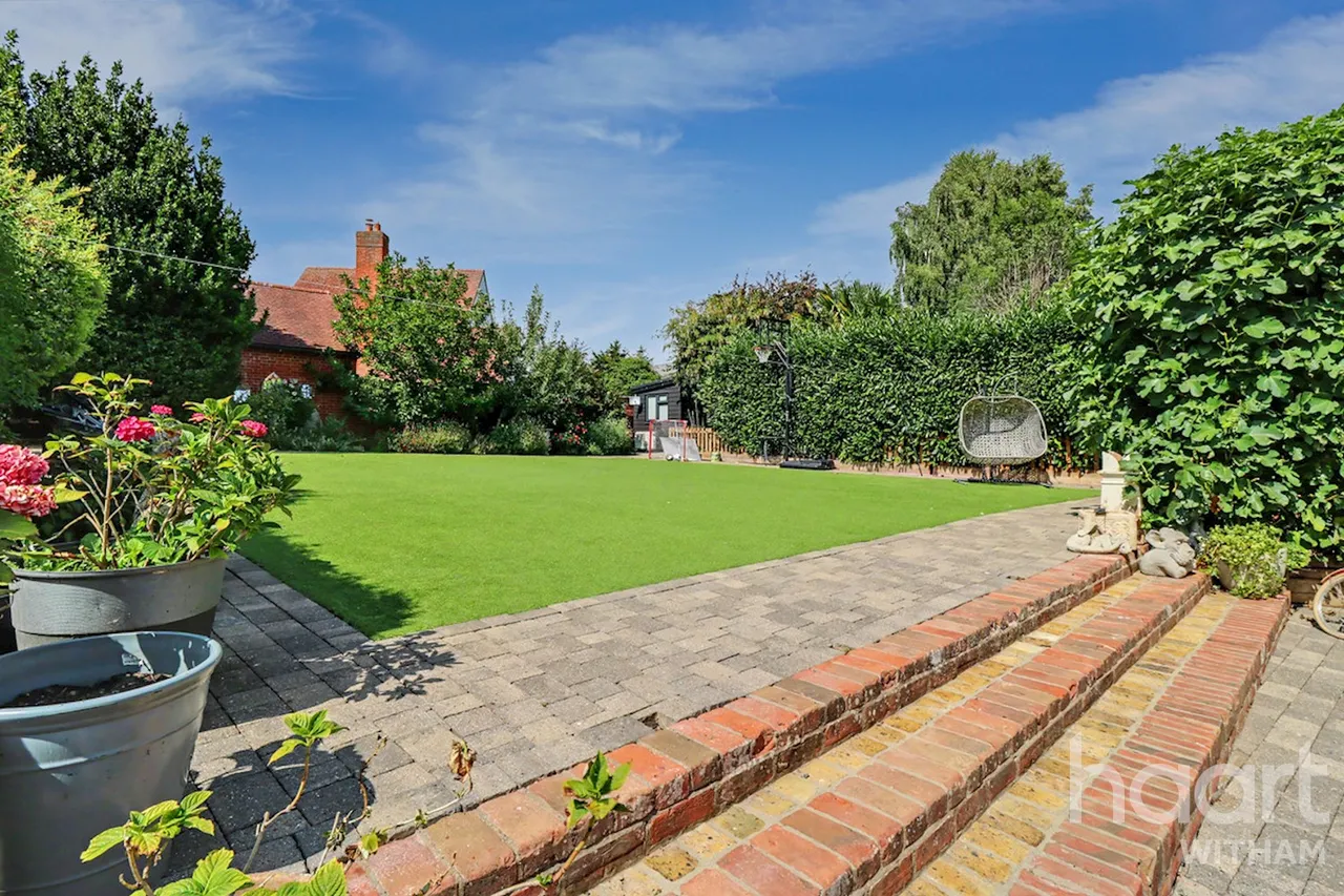 High Street, Kelvedon, CO5, photo 27