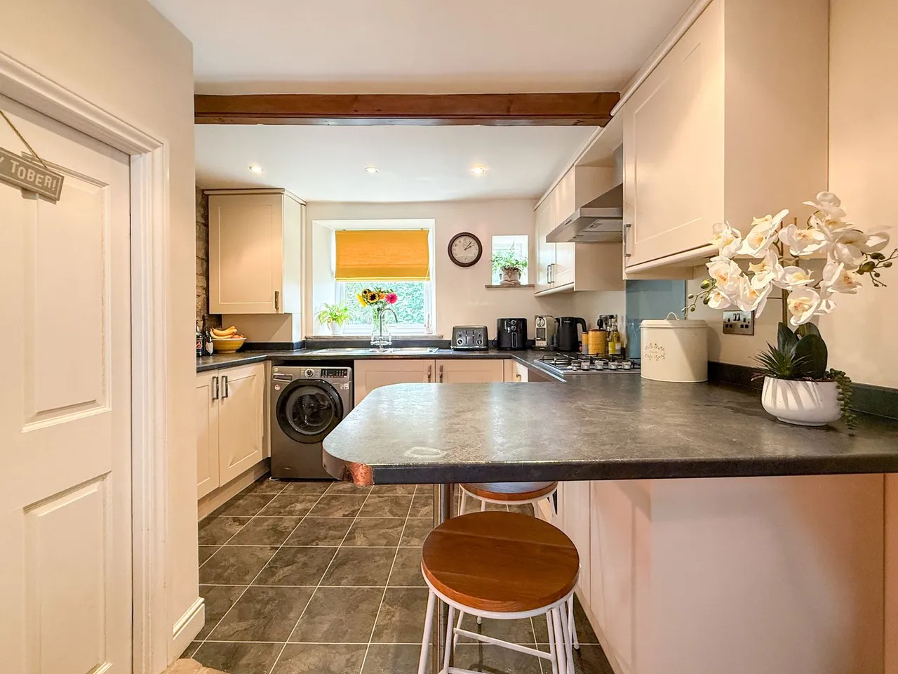 Crown Street, Honley, photo 3