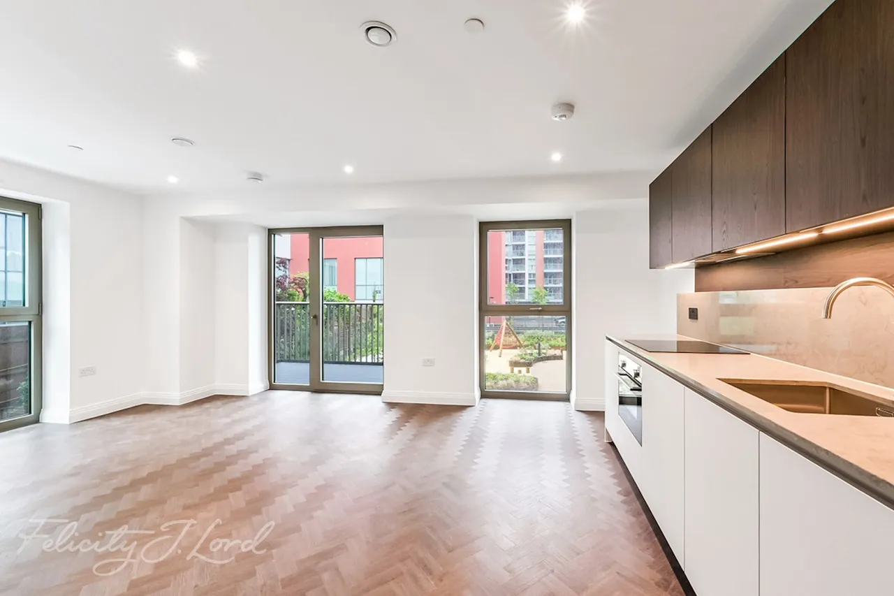 Western Gateway, London, E16, photo 18