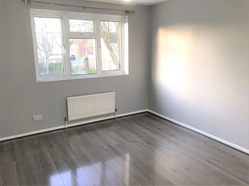 Trenchard Close, Stanmore HA7 3SS, photo 9