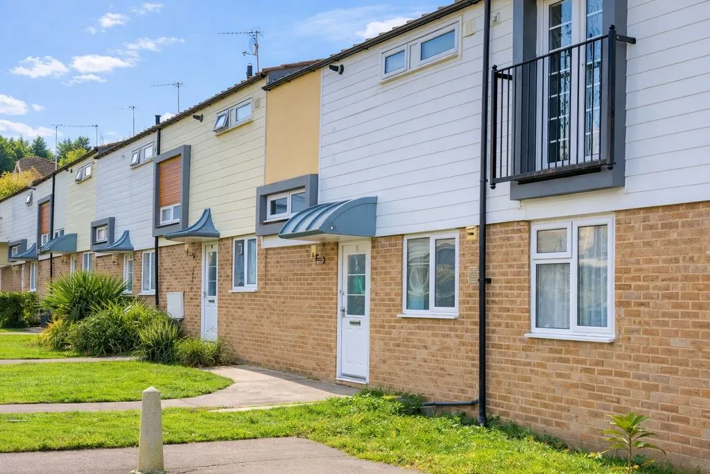 house for sale — Trenchard Close, Stanmore HA7 3SS