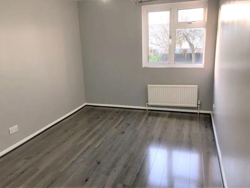 Trenchard Close, Stanmore HA7 3SS, photo 8