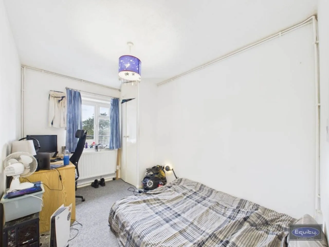 Restons Crescent, Thanington Court Restons Crescent, SE9, photo 5