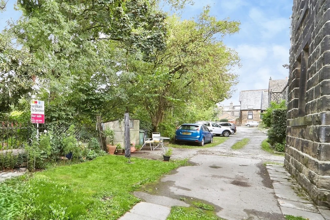 Park View, Yeadon, Leeds, photo 2