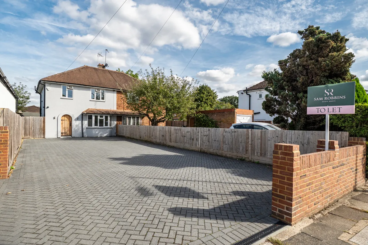 3 bed house to rent, Fore Street, Pinner, HA5