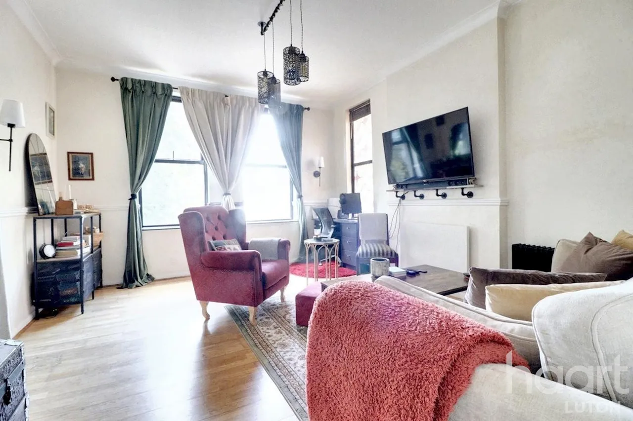 Woodland Court, Luton, LU2, photo 2