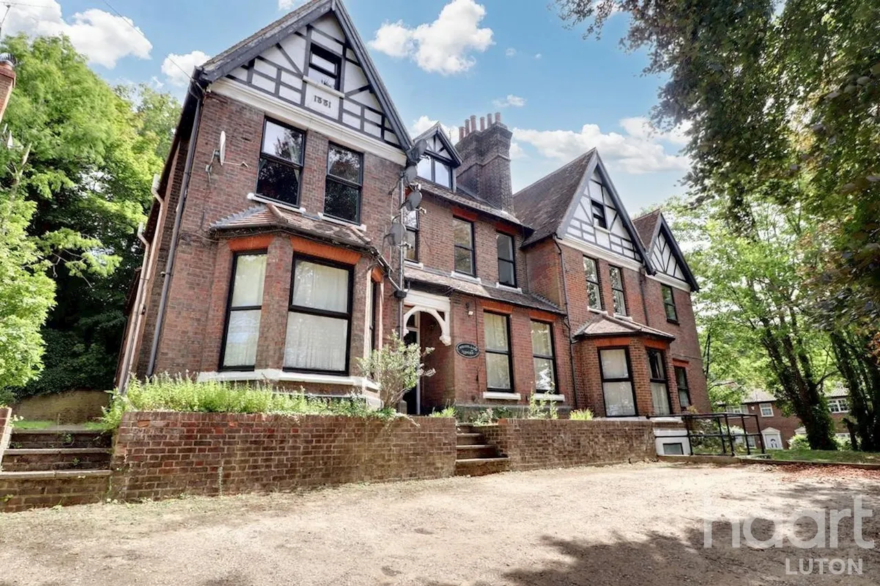 1 bed flat for sale, Woodland Court, Luton, LU2