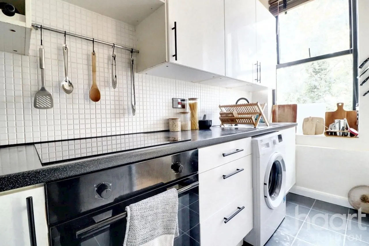Woodland Court, Luton, LU2, photo 6