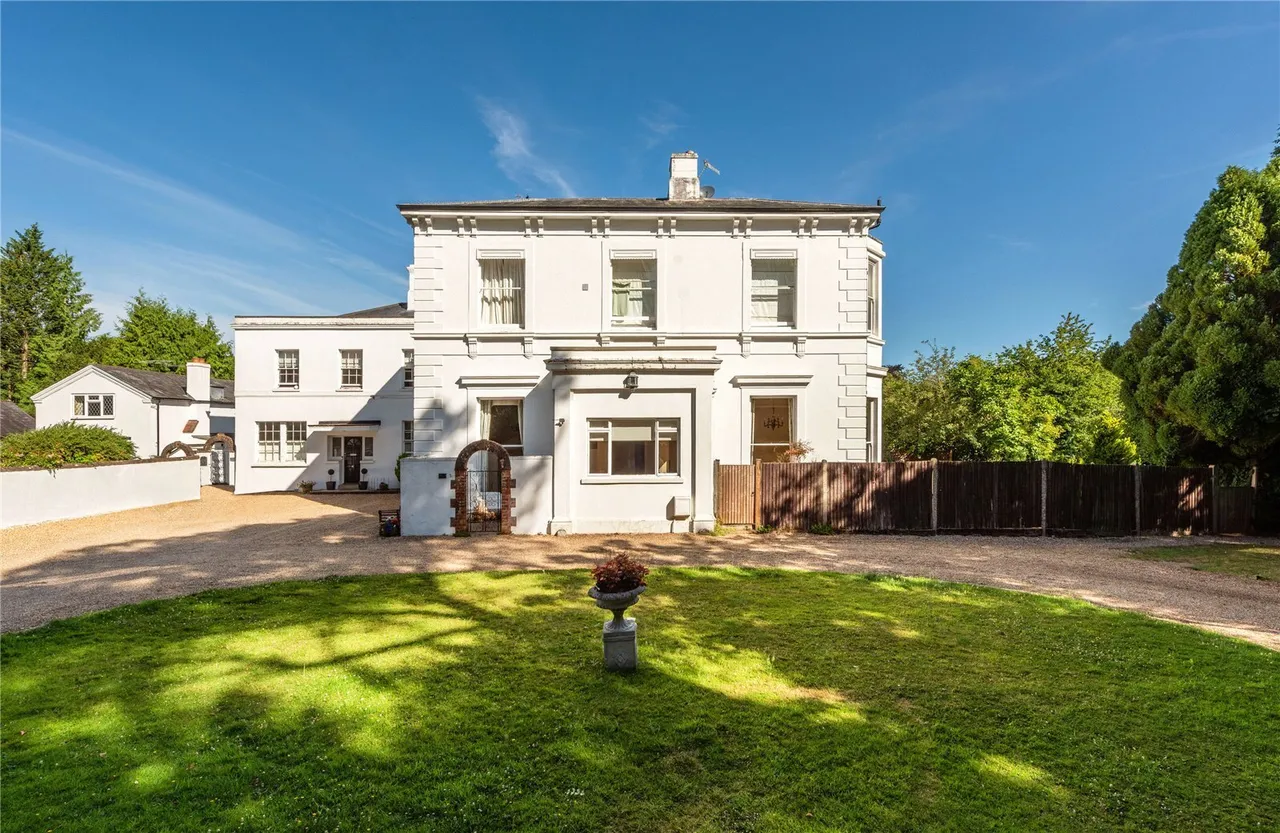 2 bed property for sale, Pixham Lane, Dorking, RH4