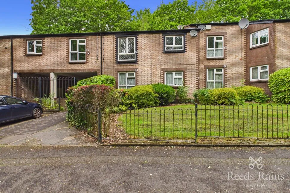 flat for sale — Commercial Street Hyde Sk14, Flat